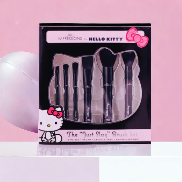 Hello Kitty® "Just Slay" 6-PC BRUSH SET - Picture 3 of 4